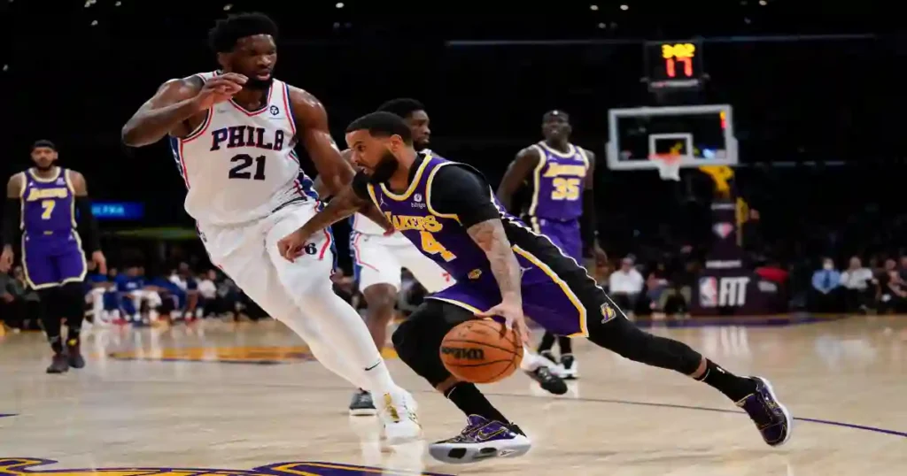 Lakers snap Philly